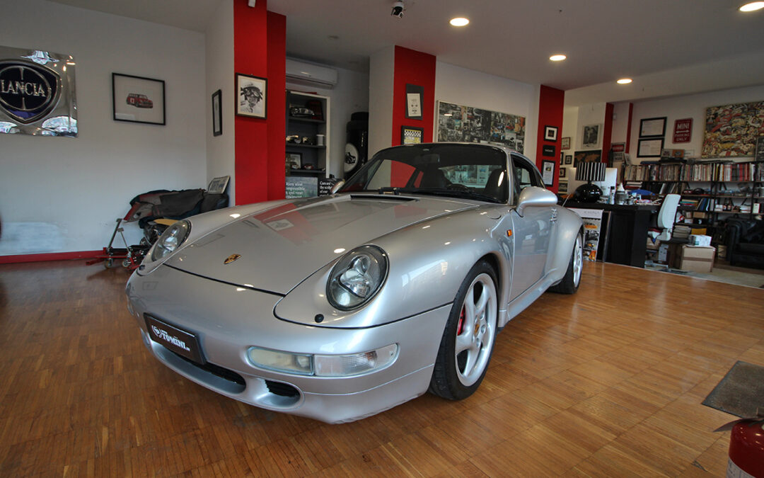 Porsche  993 911 Carrera 4S 3.6 Coupè  285 cv (1997)