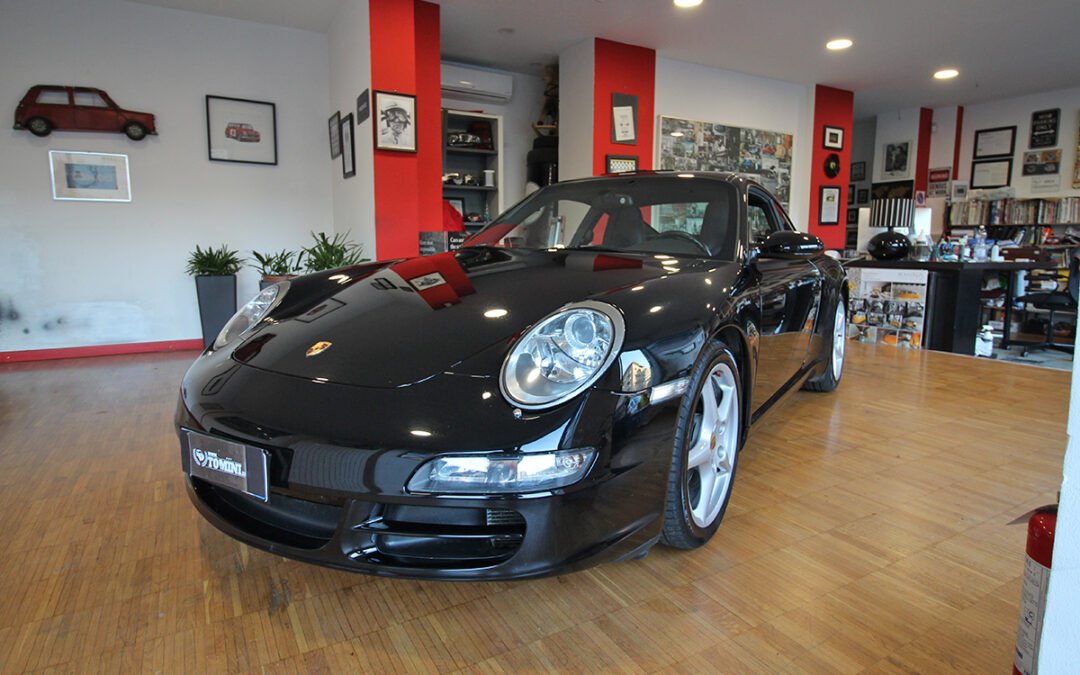 Porsche 911 997 Carrera ( 2004)