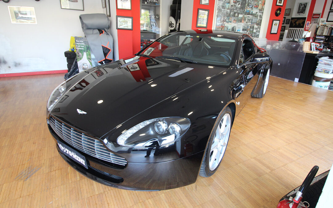 Aston Martin V8 Vantage 385 cv (2006)