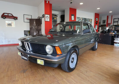 BMW 318i (E21)